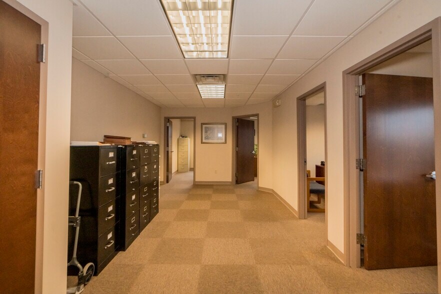 More Photos Of 60 Railroad Pl, Saratoga Springs Office For Lease
