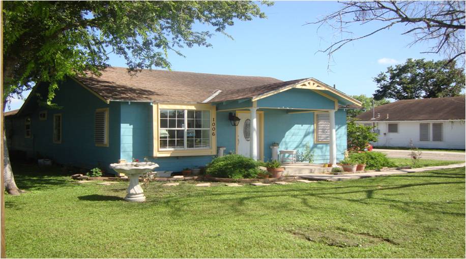 Primary Photo Of 1006 Voss Ave, Odem General Retail For Sale