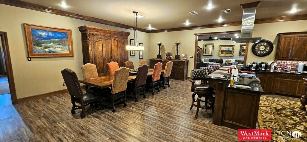 More Photos Of 824 Avenue B, Abernathy Service Station For Sale