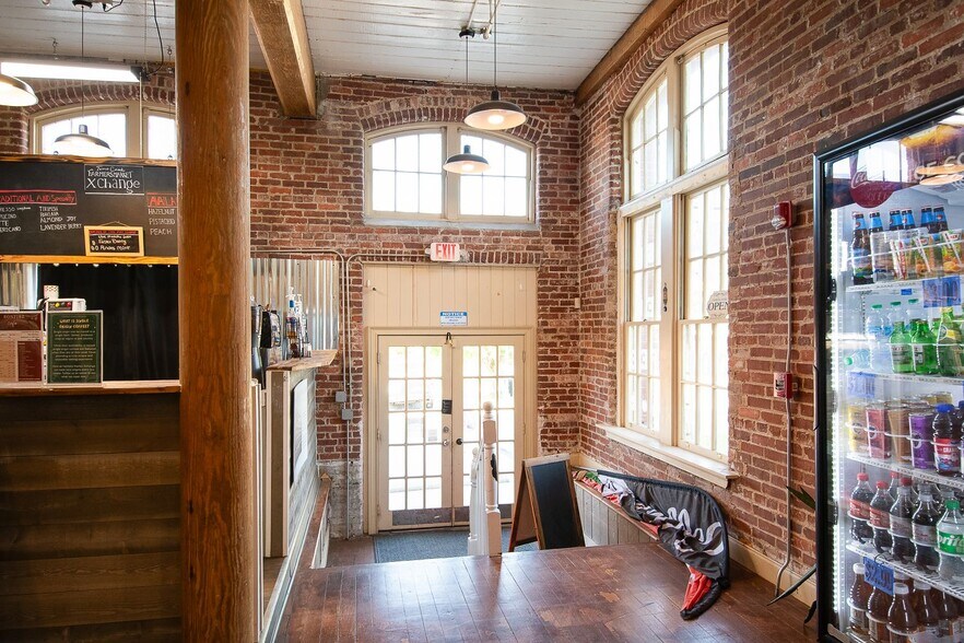 More Photos Of 912 Lady St, Columbia Office For Sale