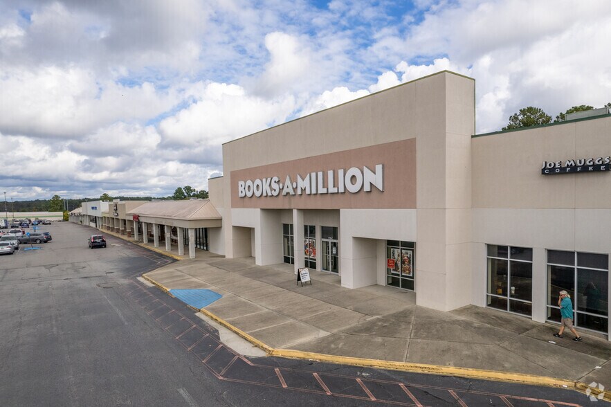 More Photos Of 1707-1729 Norman Dr, Valdosta Unknown For Lease