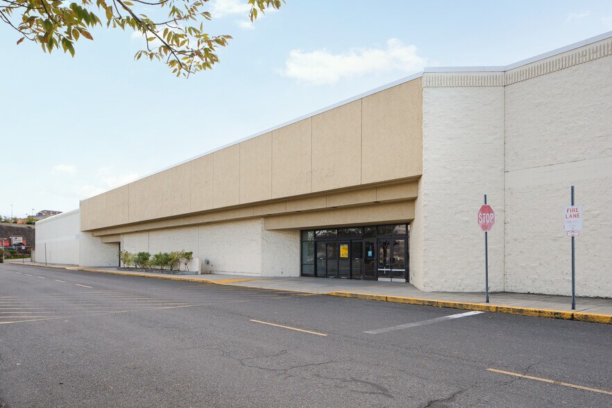 More Photos Of 2002-2110 Thain Grade, Lewiston Unknown For Lease