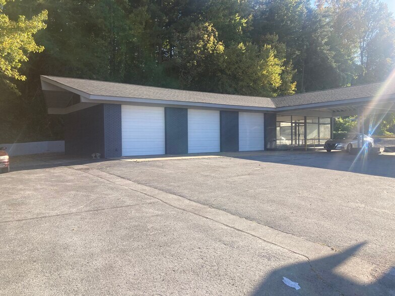 More Photos Of 3920 Hixson Pike, Chattanooga Auto Repair For Lease