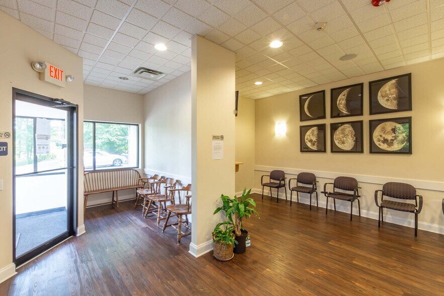 More Photos Of 799 Northern Blvd, South Abington Medical For Sale