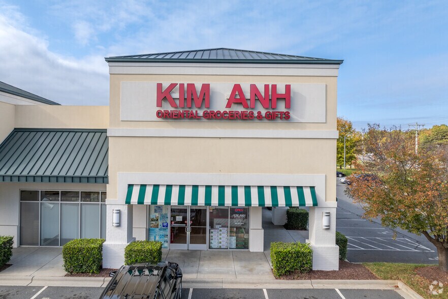 More Photos Of 3607 Whitehall Park Dr, Charlotte Unknown For Lease