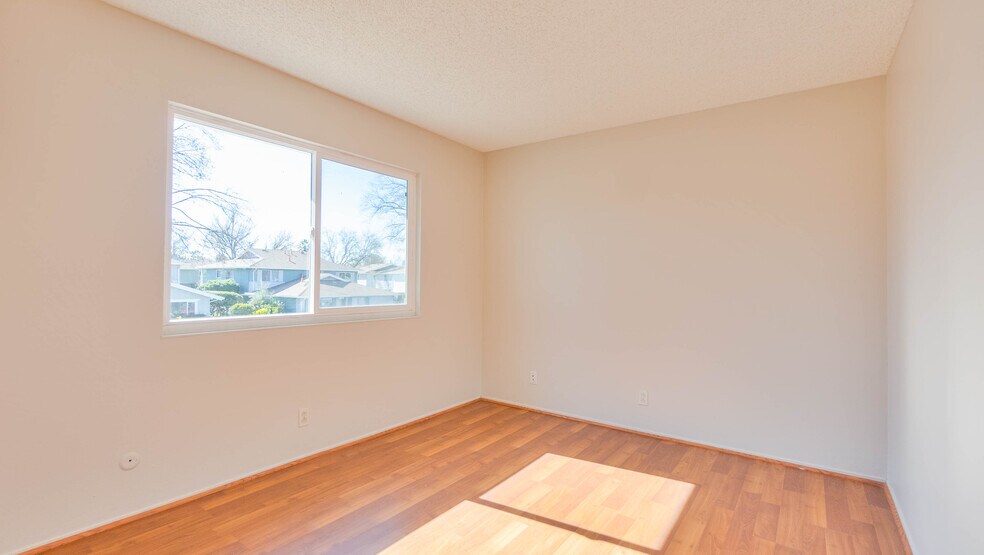 More Photos Of 1093 Del Rio Circle, Concord Apartments For Sale