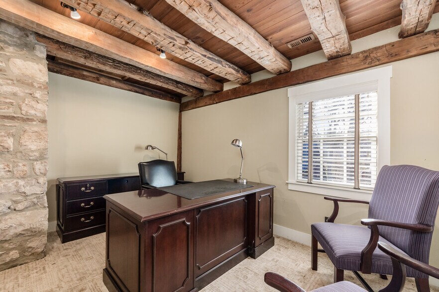 More Photos Of 109 S High St, Dublin Loft Creative Space For Sale