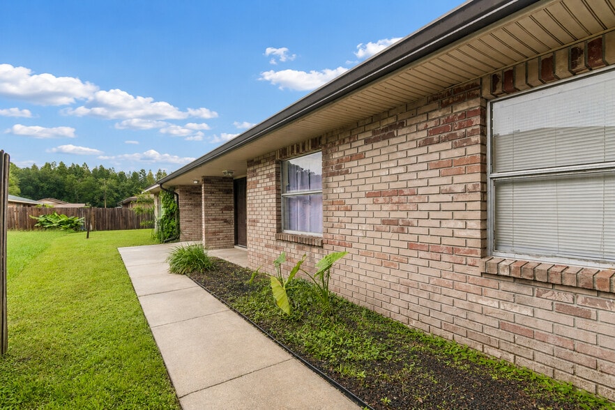 More Photos Of 3132 Bloomingdale Villas Ct, Brandon Apartments For Sale