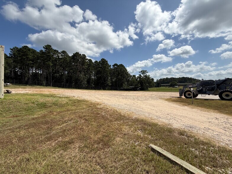More Photos Of 5090 US Highway 190 W, Livingston Office For Sale