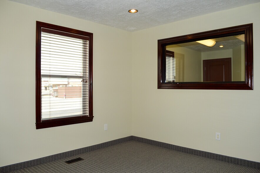 More Photos Of 460 E 1000 N, North Salt Lake Office Residential For Lease