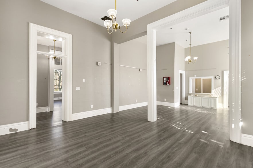 More Photos Of 1111-1123 D St, Sacramento Specialty For Sale