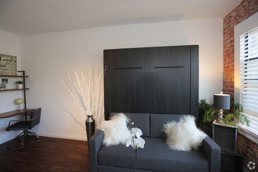 More Photos Of 5529-5533 Hollywood Blvd, Los Angeles Apartments For Lease