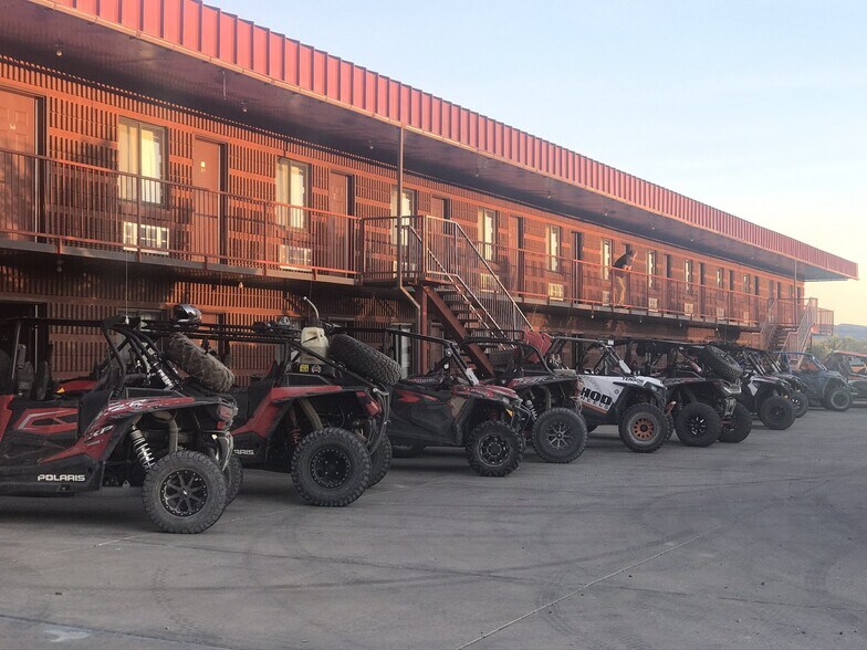 More Photos Of 380 W Main St, Escalante Hotel For Sale