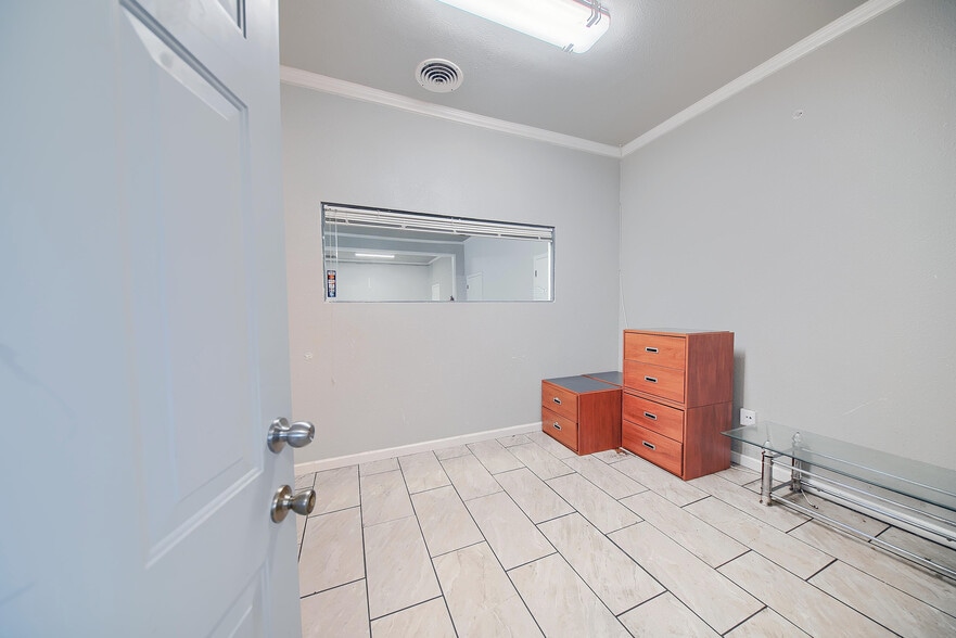 More Photos Of 33 E Magnolia St, Stockton Office For Lease