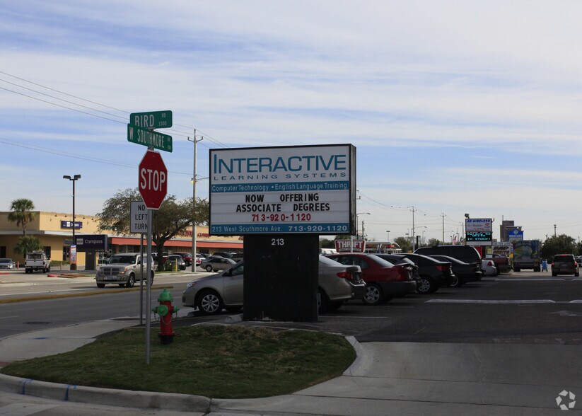 More Photos Of 213 W Southmore Ave, Pasadena Medical For Sale