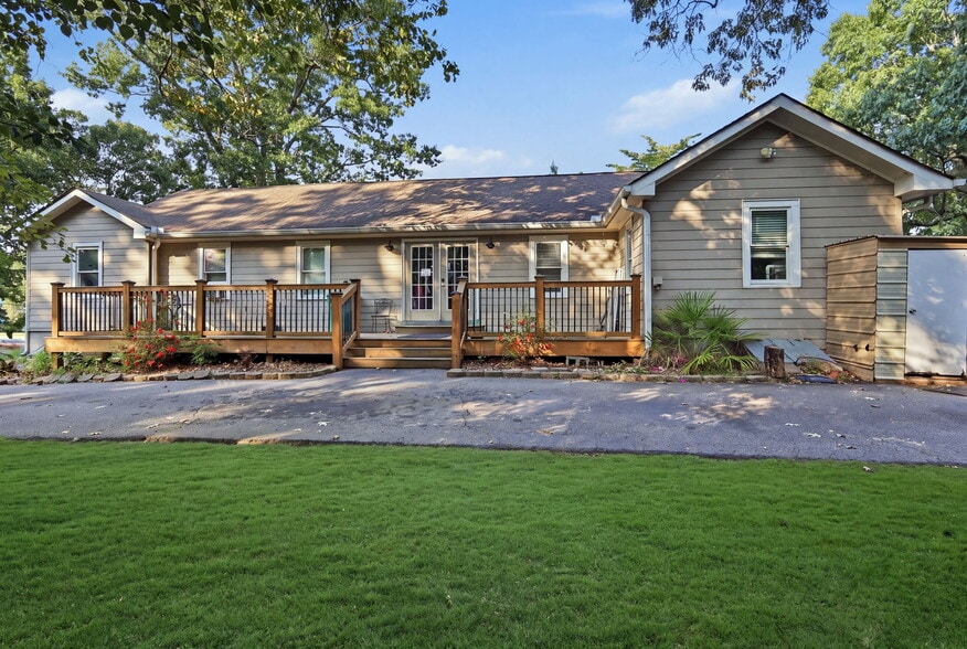 More Photos Of 3365 Thompson Bridge Rd, Gainesville Freestanding For Sale