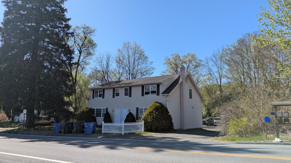 Primary Photo Of 6 Eagle Ct, Storrs Mansfield Apartments For Sale