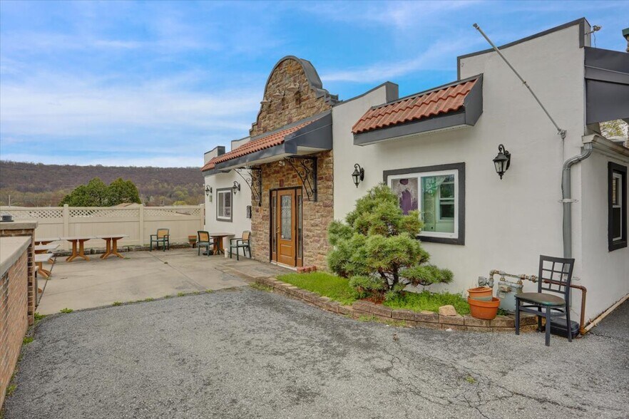 More Photos Of 16 Columbia Ave, Reading Restaurant For Sale