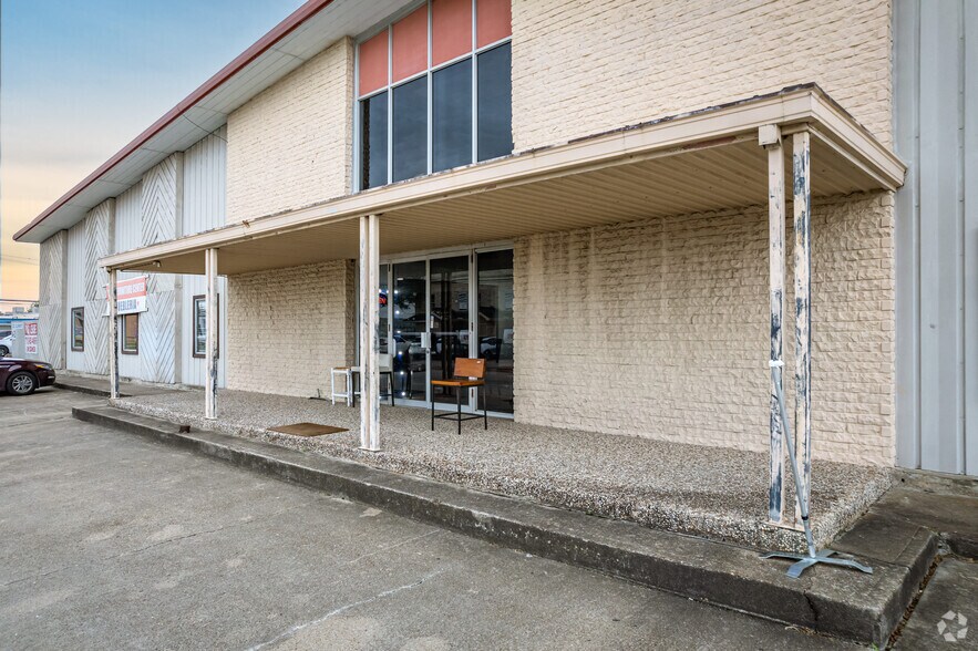 More Photos Of 5303 Glenmont Dr, Houston Unknown For Lease