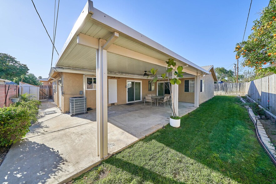 More Photos Of 618 Juniper Ave, Fullerton Assisted Living For Sale