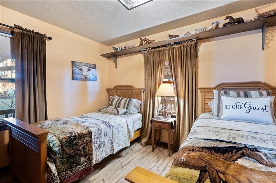 More Photos Of 1387 County Road 306, Berryville Hospitality For Sale