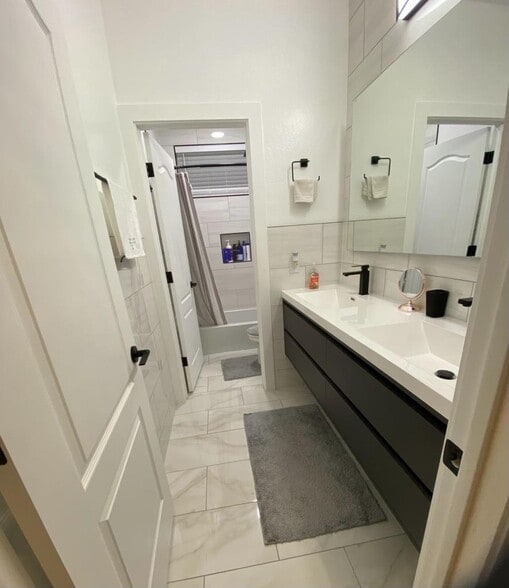 More Photos Of Happy Valley Rd & 83rd Dr, Peoria Assisted Living For Sale