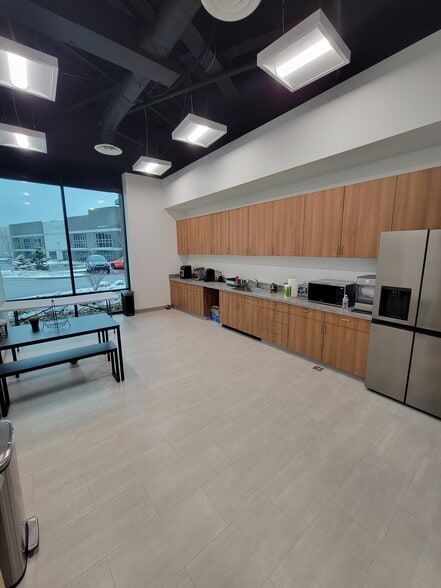 More Photos Of 1971 W 700 N, Lindon Office For Lease