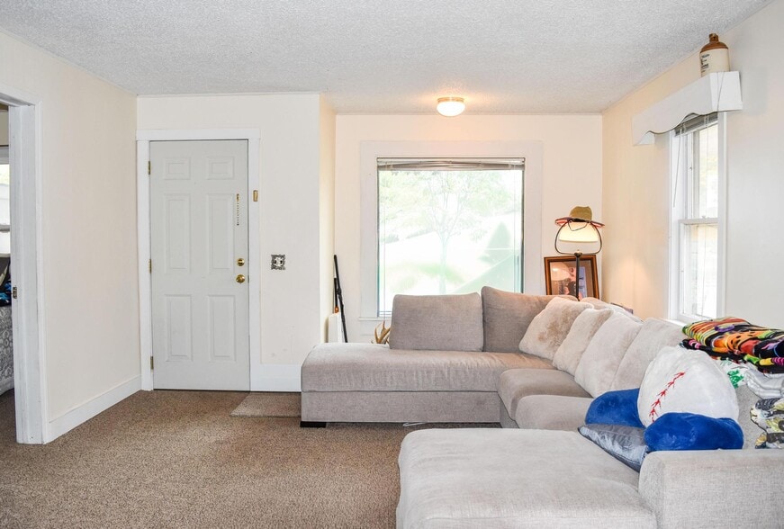 More Photos Of 414 Buchanan St SW, Ronan Apartments For Sale