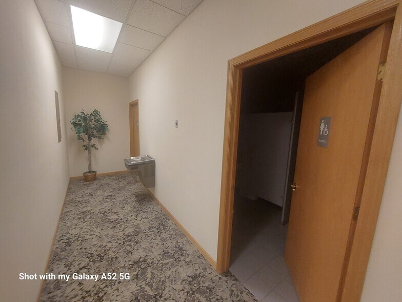 More Photos Of 1500 Merrill Ave, Wausau Office For Sale