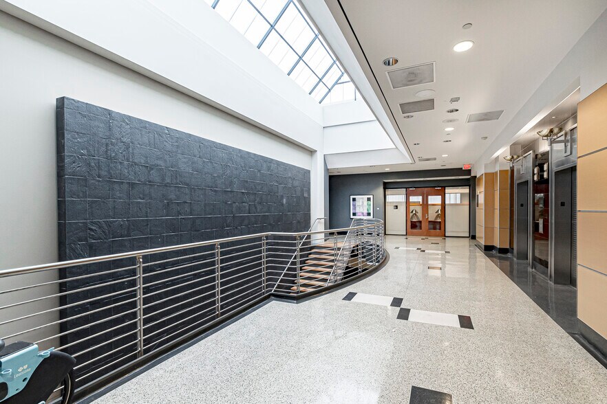 More Photos Of 5525 Reitz Ave, Baton Rouge Office For Lease