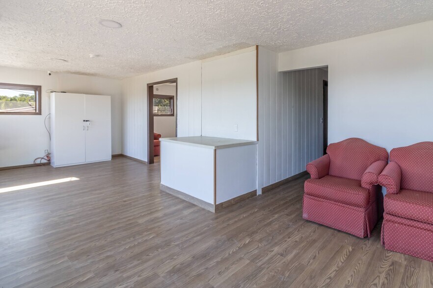 More Photos Of 196 US Route 1, Bucksport Hotel For Sale