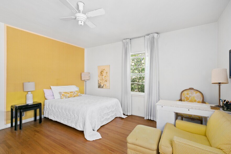 More Photos Of 8570 Holloway Dr, West Hollywood Multifamily For Sale
