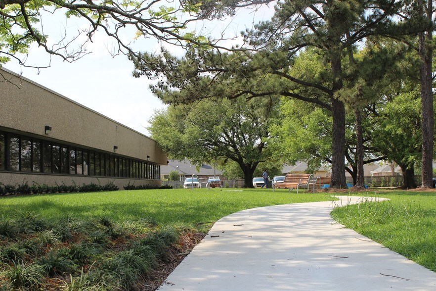 More Photos Of 3854 American Way Dr, Baton Rouge Office For Lease