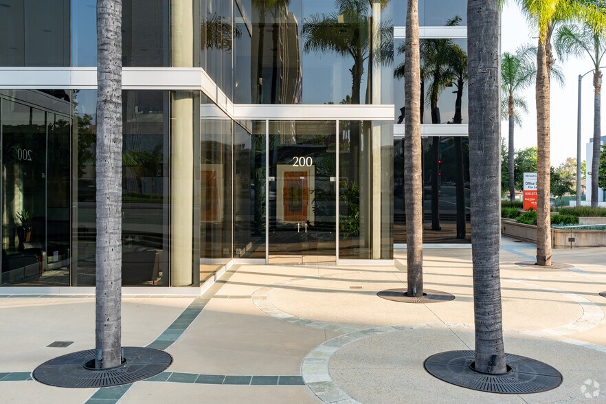More Photos Of 200 S Los Robles Ave, Pasadena Office For Lease