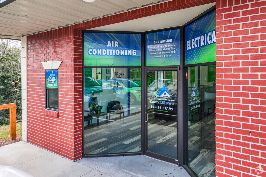 More Photos Of 13347 W Hillsborough Ave, Tampa Warehouse For Lease