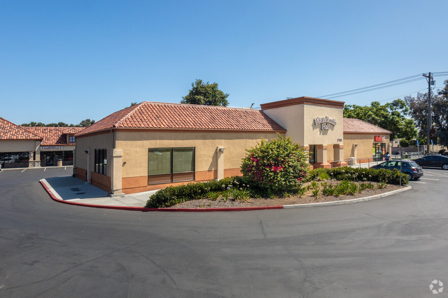 Primary Photo Of 3780 Mission Ave, Oceanside Restaurant For Lease