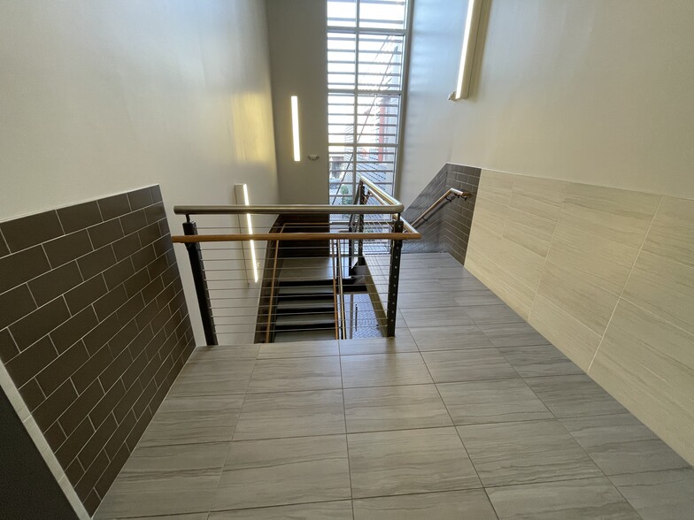 More Photos Of 484 King St, Charleston General Retail For Lease