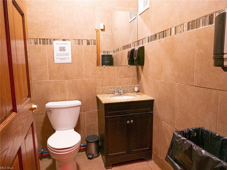 More Photos Of 880 Youngstown Poland Rd, Struthers Restaurant For Sale