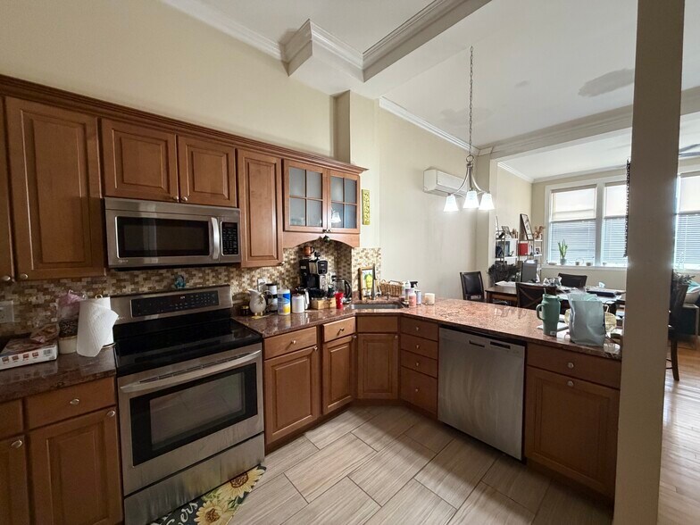 More Photos Of 153 Bank St, New London Apartments For Lease