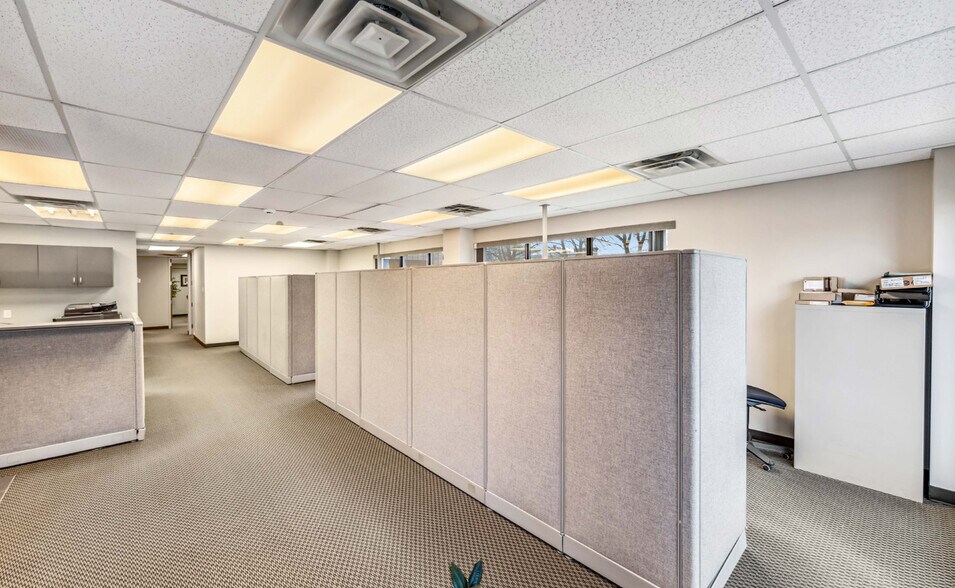 More Photos Of 155 Terence Matthews Cres, Ottawa Office For Sale