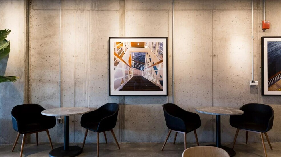 More Photos Of 171 N Aberdeen St, Chicago Coworking Space