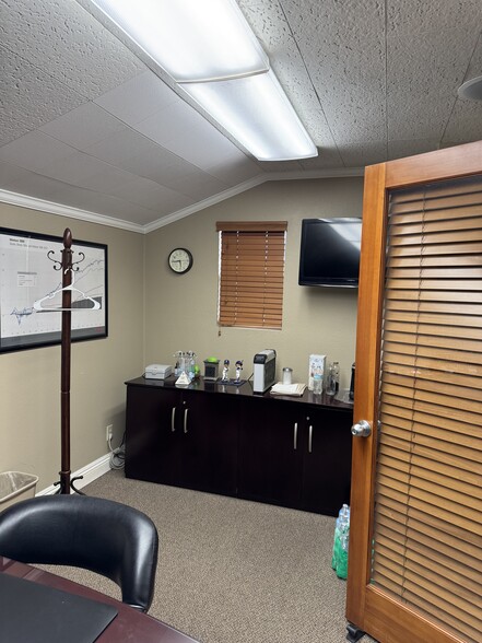 More Photos Of 1598 W Katella Ave, Anaheim Office For Sale