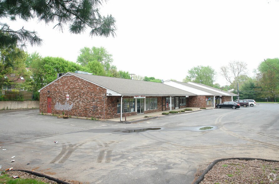 More Photos Of 337 Willard Ave, Newington Freestanding For Lease