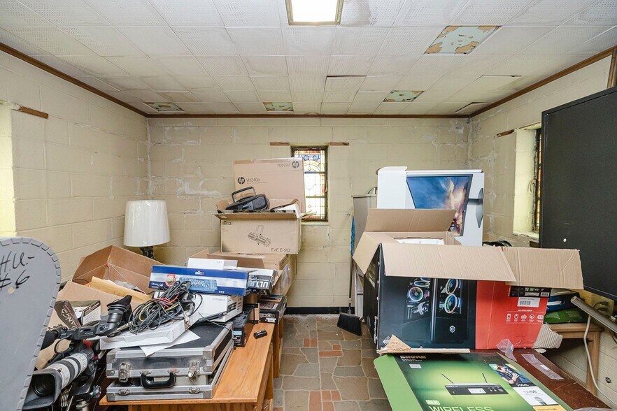 More Photos Of 856 S Green St, Wichita Religious Facility For Sale