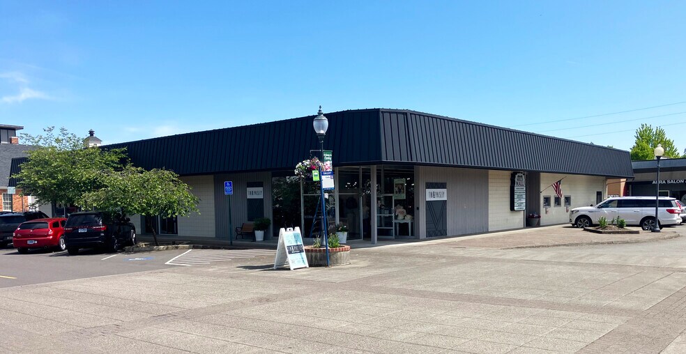 Primary Photo Of 231-249 NW 2nd Ave, Canby Storefront Retail Office For Sale
