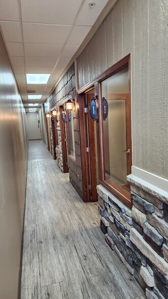 More Photos Of 1731-1759 17th Ave E, Shakopee Storefront For Lease