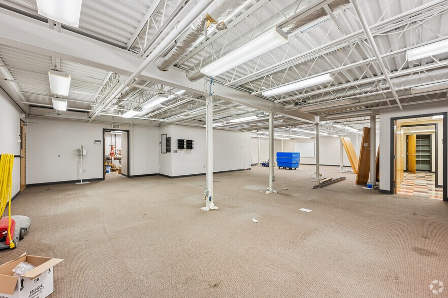 More Photos Of 800 S Tillotson Ave, Muncie Medical For Lease