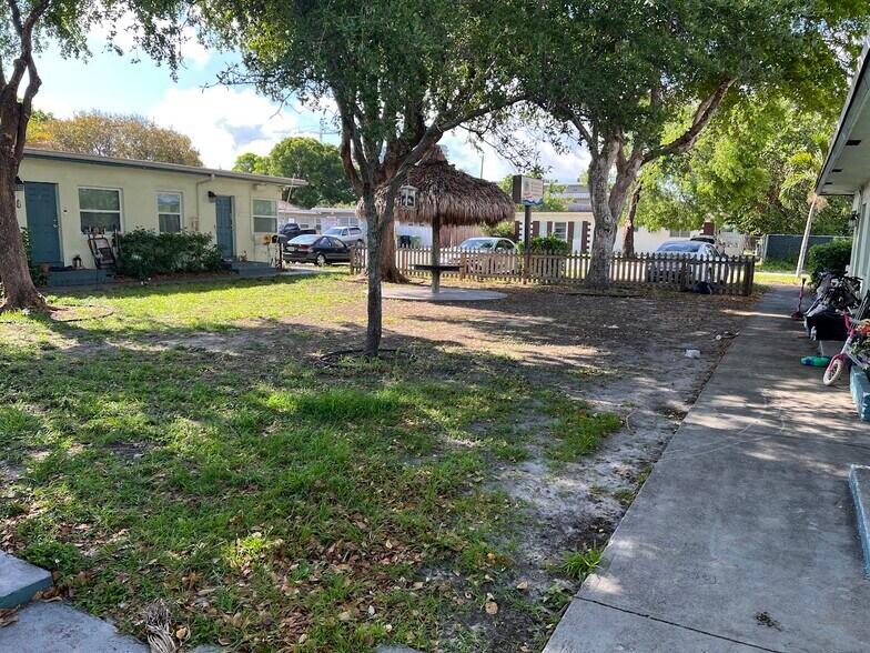 More Photos Of 705-713 NE 3rd St, Hallandale Beach Apartments For Sale