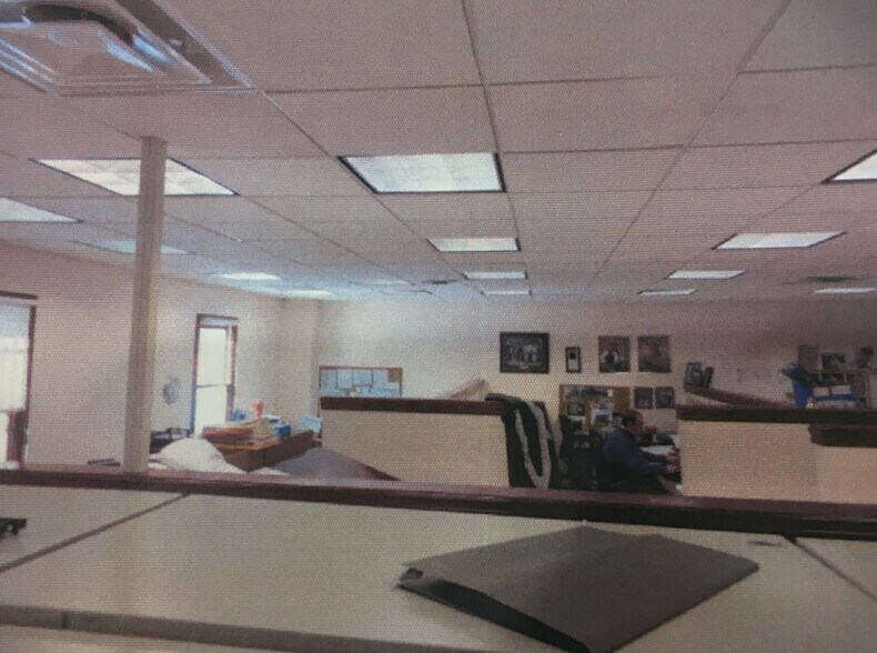 More Photos Of 218 52nd St, Brooklyn Warehouse For Lease