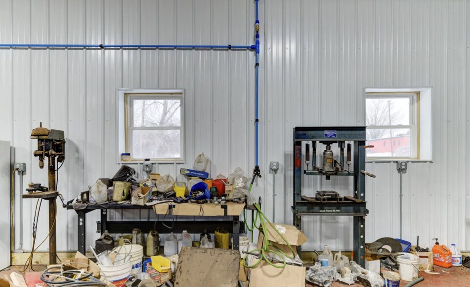 More Photos Of 511 N Perry St, Johnstown General Retail For Sale